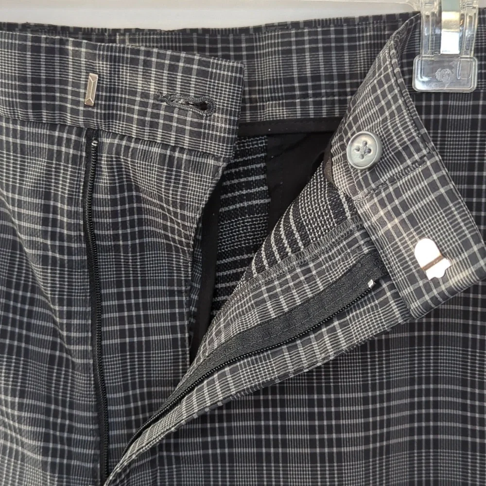 Walter Hagen Performance Moisture Wick Golf Shorts Black and Grey Plaid Men's 38